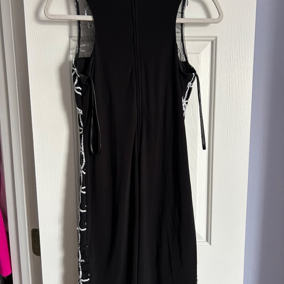 Medium Teens Dress with Sequin Detail - Picture 3 of 3